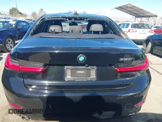 2019 BMW 3 Series 330i z VIN 3MW5R1J59K8A05747, wystawiony jako IAAI lot #41370074 z przebiegiem 28 371 mil mil oraz . Historia ofert i sprzedaży dostępna na DreamBid. Obrazek 16.