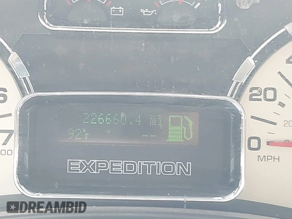 2010 Ford Expedition SSV с VIN 1FMJU1F58AEB03586, выставлен на аукционе IAAI как лот 42506093 с пробегом 226 660 миль миль и . История ставок и продаж доступна на DreamBid. Изображение 7.