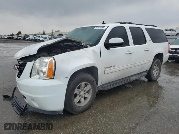 2014 GMC Yukon XL SLT with VIN 1GKS2KE73ER120841, listed as a Copart auction lot 47871265 with 152,257 mi miles and Salvage Title. Bid and sale history available at carsss.com. Image 1.