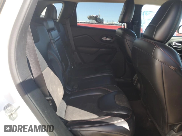2016 Jeep Cherokee Trailhawk with VIN 1C4PJMBS3GW242693, listed as a Copart auction lot 48139135 with 222,225 mi miles and Non Repairable. Bid and sale history available at carsss.com. Image 11.