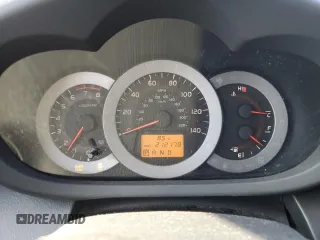 2010 Toyota RAV4 Sport z VIN 2T3WF4DV8AW035601, wystawiony jako Copart lot #61645345 z przebiegiem 212 178 mil mil oraz Szkoda całkowita • Salvage title. Historia ofert i sprzedaży dostępna na DreamBid. Obrazek 9.