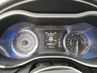 2015 Chrysler 200 Limited z VIN 1C3CCCAB9FN700895, wystawiony jako Copart lot #59985165 z przebiegiem 146 753 mil mil oraz Szkoda całkowita • Salvage title. Historia ofert i sprzedaży dostępna na DreamBid. Obrazek 9.