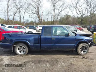 2002 GMC Sonoma SL Fleet with VIN 1GTCS19W528124872, listed as a IAAI auction lot 41452249 with 1 mi miles. Bid and sale history available at carsss.com. Image 14.