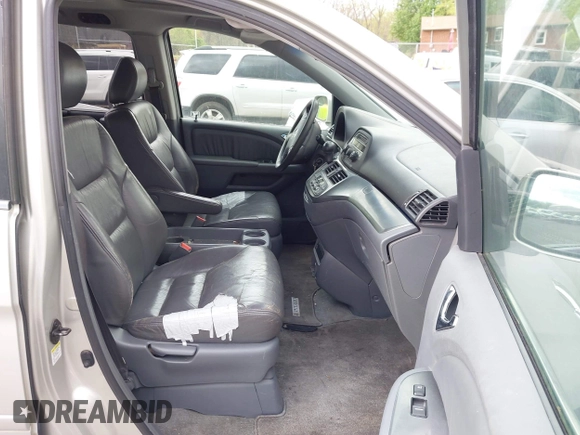 2005 Honda Odyssey EX-L with VIN 5FNRL38795B083325, listed as a IAAI auction lot 42034632 with 183,865 mi miles. Bid and sale history available at carsss.com. Image 5.