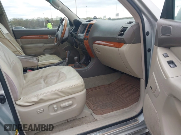 2004 Lexus GX with VIN JTJBT20X240063922, listed as a IAAI auction lot 42087170 with 251,366 mi miles. Bid and sale history available at carsss.com. Image 5.