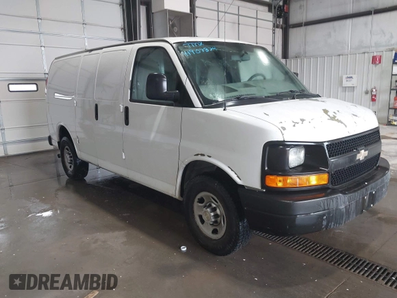 2011 Chevrolet Express Cargo z VIN 1GCWGFCA0B1161104, wystawiony jako IAAI lot #41907374 z przebiegiem 177 883 mil mil oraz . Historia ofert i sprzedaży dostępna na DreamBid. Obrazek 1.