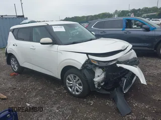 2022 Kia Soul LX z VIN KNDJ23AU5N7812393, wystawiony jako IAAI lot #42275386 z przebiegiem 95 387 mil mil oraz . Historia ofert i sprzedaży dostępna na DreamBid. Obrazek 1.