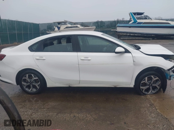 2021 Kia Forte FE with VIN 3KPF24AD9ME294945, listed as a IAAI auction lot 41719019 with 64,848 mi miles. Bid and sale history available at carsss.com. Image 12.