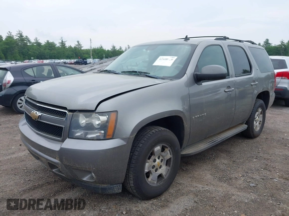 2009 Chevrolet Tahoe 2LT z VIN 1GNFK23069R250256, wystawiony jako IAAI lot #42448620 z przebiegiem 207 255 mil mil oraz . Historia ofert i sprzedaży dostępna na DreamBid. Obrazek 2.