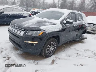 2020 Jeep Compass Latitude with VIN 3C4NJDBB8LT231115, listed as a IAAI auction lot 41254345 with 95,721 mi miles. Bid and sale history available at carsss.com. Image 17.