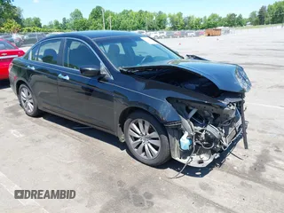 2012 Honda Accord EX-L z VIN 1HGCP3F82CA025702, wystawiony jako IAAI lot #42230409 z przebiegiem 197 848 mil mil oraz . Historia ofert i sprzedaży dostępna na DreamBid. Obrazek 1.