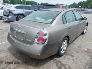 2005 Nissan Altima 2.5 z VIN 1N4AL11E05C141724, wystawiony jako IAAI lot #42482284 z przebiegiem 166 296 mil mil oraz . Historia ofert i sprzedaży dostępna na DreamBid. Obrazek 4.