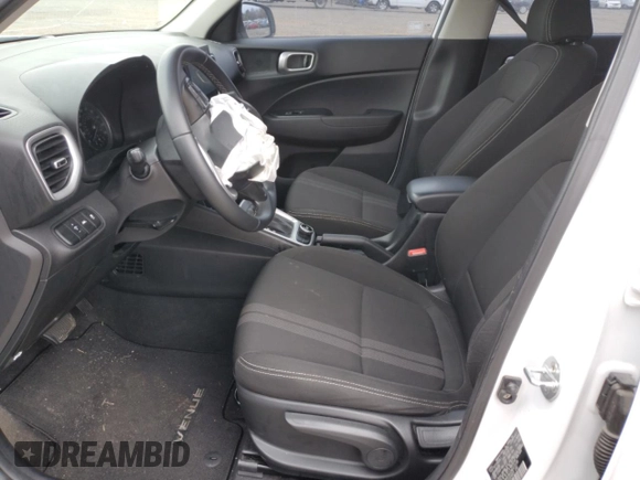 2021 Hyundai Venue SEL z VIN KMHRC8A32MU073158, wystawiony jako Copart lot #84608014 z przebiegiem 83 666 mil mil oraz Szkody całkowita. Historia ofert i sprzedaży dostępna na DreamBid. Obrazek 7.