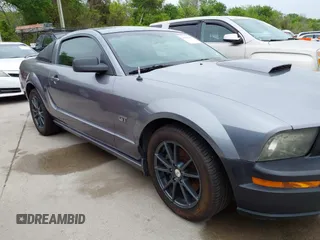 2007 Ford Mustang GT Deluxe with VIN 1ZVFT82H975266968, listed as a IAAI auction lot 41932163 with 189,982 mi miles. Bid and sale history available at carsss.com. Image 6.