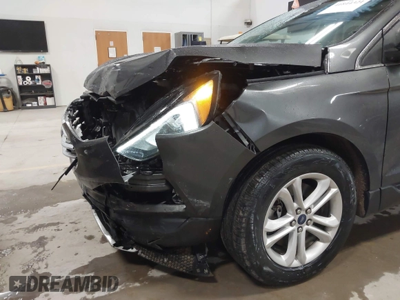 2020 Ford Edge SEL with VIN 2FMPK4J98LBB49638, listed as a IAAI auction lot 41844321 with 84,115 mi miles. Bid and sale history available at carsss.com. Image 6.