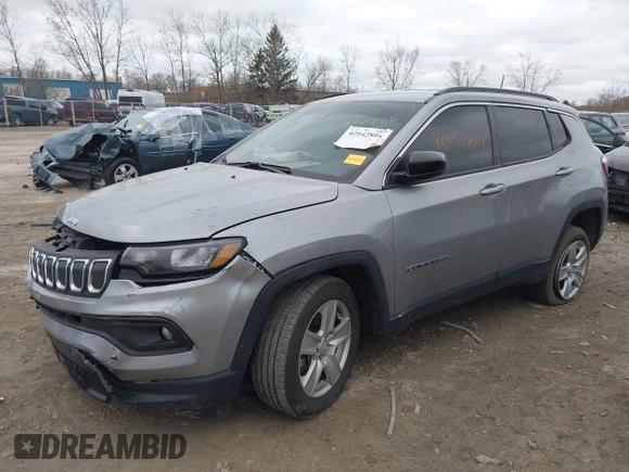2022 Jeep Compass Latitude с VIN 3C4NJDBB5NT216798, выставлен на аукционе IAAI как лот 42042804 с пробегом 42 781 миль миль и . История ставок и продаж доступна на DreamBid. Изображение 2.