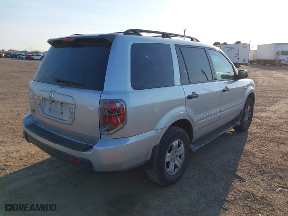 2007 Honda Pilot LX with VIN 5FNYF28197B018888, listed as a IAAI auction lot 41647146 with 176,767 mi miles. Bid and sale history available at carsss.com. Image 4.
