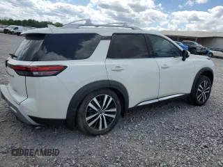 2024 Nissan Pathfinder Platinum z VIN 5N1DR3DG4RC235587, wystawiony jako Copart lot #55989855 z przebiegiem 22 214 mil mil oraz Szkoda całkowita • Salvage title. Historia ofert i sprzedaży dostępna na DreamBid. Obrazek 3.