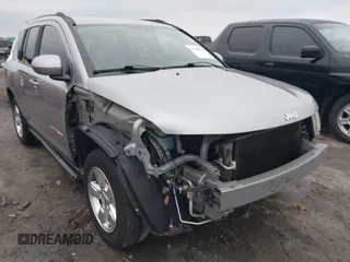 2016 Jeep Compass Latitude with VIN 1C4NJCEA2GD719694, listed as a IAAI auction lot 41508771 with 121,469 mi miles. Bid and sale history available at carsss.com. Image 6.