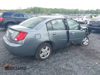 2007 Saturn ION ION 2 z VIN 1G8AJ55F67Z180953, wystawiony jako IAAI lot #42198798 z przebiegiem 117 960 mil mil oraz . Historia ofert i sprzedaży dostępna na DreamBid. Obrazek 4.