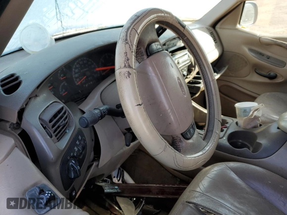 1998 Ford Expedition XLT z VIN 1FMFU18L1WLA02748, wystawiony jako Copart lot #52346135 z przebiegiem Nie podano mil oraz Nie do naprawy • Non repairable. Historia ofert i sprzedaży dostępna na DreamBid. Obrazek 9.