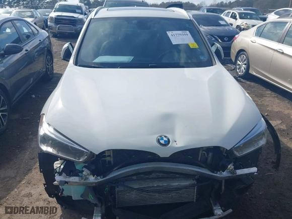 2017 BMW X1 xDrive28i with VIN WBXHT3Z30H4A64932, listed as a IAAI auction lot 41779359 with 72,612 mi miles. Bid and sale history available at carsss.com. Image 13.