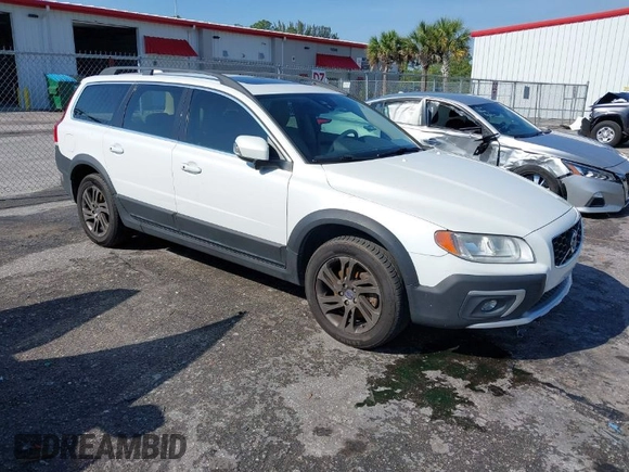 2014 Volvo XC70 3.2L with VIN YV4952BZ5E1186231, listed as a IAAI auction lot 41875901 with 109,875 mi miles and . Bid and sale history available at DreamBid. Image 1.