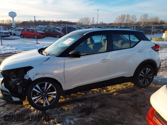 2018 Nissan Kicks S with VIN 3N1CP5CU0JL541030, listed as a IAAI auction lot 41365920 with 38,630 mi miles. Bid and sale history available at carsss.com. Image 14.