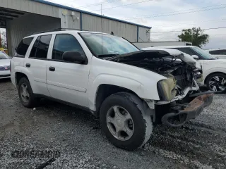 2007 Chevrolet TrailBlazer LS with VIN 1GNDS13S972249403, listed as a Copart auction lot 52070115 with 195,419 mi miles and Salvage Title. Bid and sale history available at DreamBid. Image 4.