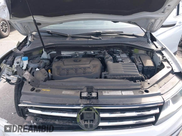 2019 Volkswagen Tiguan S z VIN 3VV1B7AX0KM062437, wystawiony jako IAAI lot #41906720 z przebiegiem 45 157 mil mil oraz . Historia ofert i sprzedaży dostępna na DreamBid. Obrazek 10.