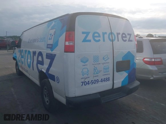 2018 Chevrolet Express Cargo z VIN 1GCZGHFG3J1343855, wystawiony jako IAAI lot #39483464 z przebiegiem 102 343 mil mil oraz . Historia ofert i sprzedaży dostępna na DreamBid. Obrazek 3.