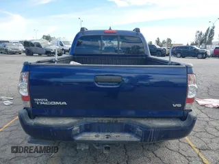 2015 Toyota Tacoma with VIN 3TMMU4FN0FM077148, listed as a IAAI auction lot 41274934 with 112,617 mi miles and . Bid and sale history available at DreamBid. Image 17.