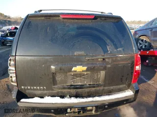 2013 Chevrolet Suburban LT with VIN 1GNSKJE78DR347079, listed as a IAAI auction lot 41404605 with 170,274 mi miles. Bid and sale history available at carsss.com. Image 16.