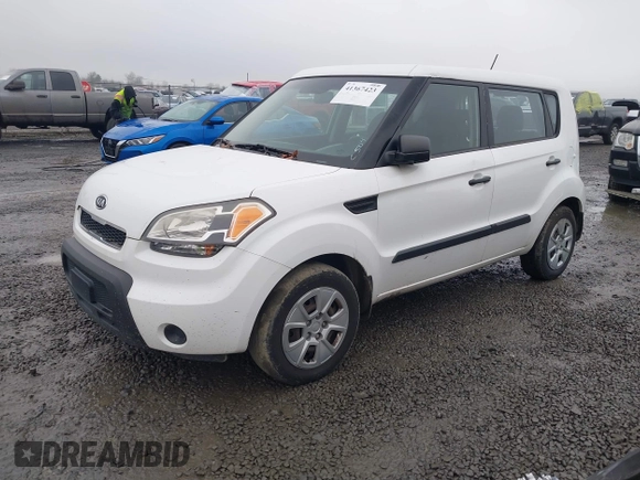 2011 Kia Soul with VIN KNDJT2A18B7346869, listed as a IAAI auction lot 41367423 with 156,070 mi miles. Bid and sale history available at carsss.com. Image 2.