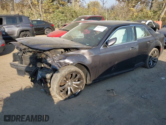 2016 Chrysler 300 Limited with VIN 2C3CCAAG2GH123881, listed as a IAAI auction lot 40713271 with 185,812 mi miles. Bid and sale history available at carsss.com. Image 17.