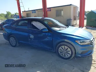 2020 Volkswagen Jetta S с VIN 3VWCB7BU0LM067356, выставлен на аукционе IAAI как лот 42151760 с пробегом 58 807 миль миль и . История ставок и продаж доступна на DreamBid. Изображение 13.