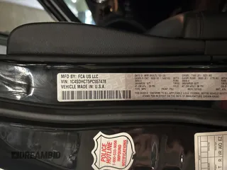 2023 Dodge Durango R/T Plus z VIN 1C4SDHCT5PC557478, wystawiony jako Copart lot #64901655 z przebiegiem 34 446 mil mil oraz Czysty tytuł • Clean title. Historia ofert i sprzedaży dostępna na DreamBid. Obrazek 11.
