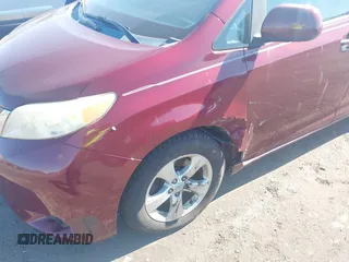 2012 Toyota Sienna LE AAS with VIN 5TDKK3DCXCS244605, listed as a IAAI auction lot 41516400 with 186,198 mi miles. Bid and sale history available at carsss.com. Image 6.