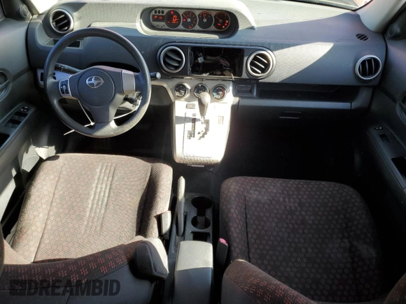 2009 Scion xB z VIN JTLKE50E591097419, wystawiony jako Copart lot #58536335 z przebiegiem 180 610 mil mil oraz Szkoda całkowita • Salvage title. Historia ofert i sprzedaży dostępna na DreamBid. Obrazek 8.