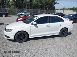 2013 Volkswagen Jetta TDI w/Premium с VIN 3VWLL7AJXDM388780, выставлен на аукционе IAAI как лот 42167972 с пробегом 189 950 миль миль и . История ставок и продаж доступна на DreamBid. Изображение 14.