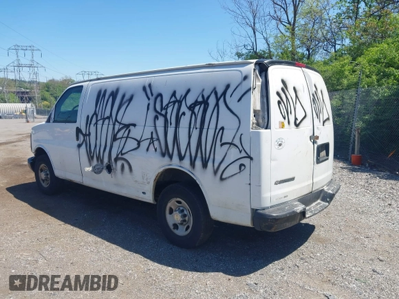 2007 Chevrolet Express Cargo Van with VIN 1GCGG25V471112976, listed as a IAAI auction lot 42130661 with 256,004 mi miles. Bid and sale history available at carsss.com. Image 15.