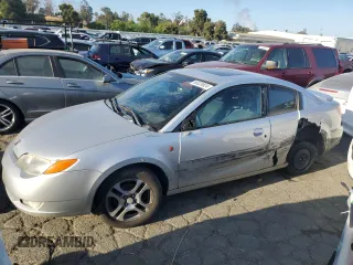 2005 Saturn ION ION 3 z VIN 1G8AW12F35Z106269, wystawiony jako Copart lot #66028924 z przebiegiem 197 340 mil mil oraz Szkody całkowita. Historia ofert i sprzedaży dostępna na DreamBid. Obrazek 1.