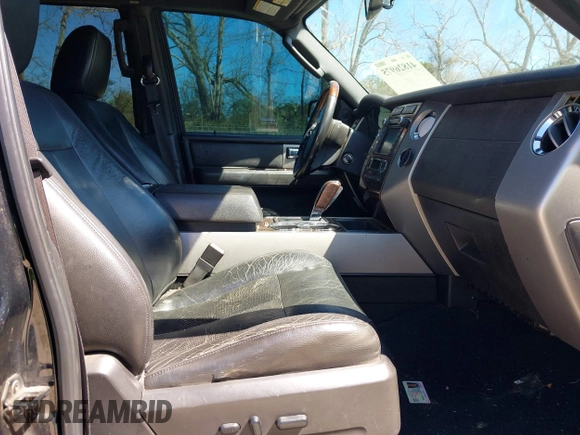 2010 Ford Expedition Limited z VIN 1FMJU1K57AEA29843, wystawiony jako IAAI lot #41826975 z przebiegiem 225 920 mil mil oraz . Historia ofert i sprzedaży dostępna na DreamBid. Obrazek 5.