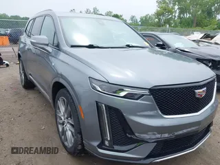 2021 Cadillac XT6 Sport z VIN 1GYKPGRS6MZ128112, wystawiony jako IAAI lot #42415342 z przebiegiem 57 680 mil mil oraz . Historia ofert i sprzedaży dostępna na DreamBid. Obrazek 1.