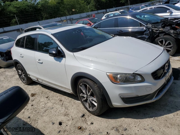 2016 Volvo V60 Cross Country T5 with VIN YV4612HK1G1003225, listed as a Copart auction lot 43526835 with 0 mi miles and Non Repairable. Bid and sale history available at carsss.com. Image 4.