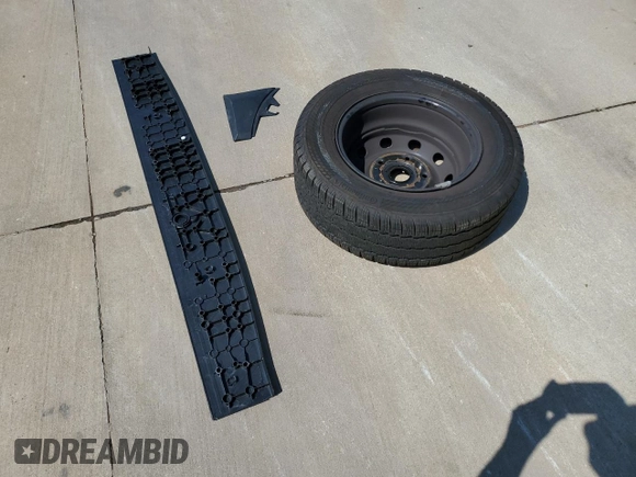 2024 Ford Transit Cargo с VIN 1FTBR1Y8XRKB03474, выставлен на аукционе Copart как лот 62181695 с пробегом 13 098 миль миль и Чистый • Clean title. История ставок и продаж доступна на DreamBid. Изображение 13.