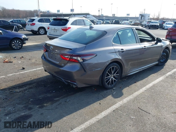 2023 Toyota Camry SE z VIN 4T1G11BK7PU077382, wystawiony jako IAAI lot #41785765 z przebiegiem 34 953 mil mil oraz . Historia ofert i sprzedaży dostępna na DreamBid. Obrazek 4.