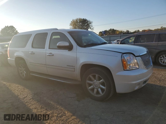 2011 GMC Yukon XL Denali with VIN 1GKS1MEF9BR171665, listed as a Copart auction lot 82228324 with 145,013 mi miles and Salvage Title. Bid and sale history available at carsss.com. Image 4.