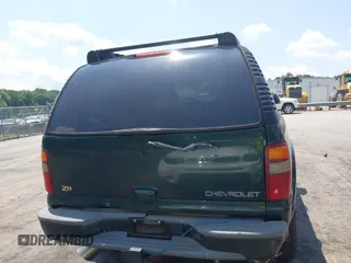 2003 Chevrolet Tahoe Z71 with VIN 1GNEK13Z33R245611, listed as a IAAI auction lot 42481140 with 260,757 mi miles and . Bid and sale history available at DreamBid. Image 16.