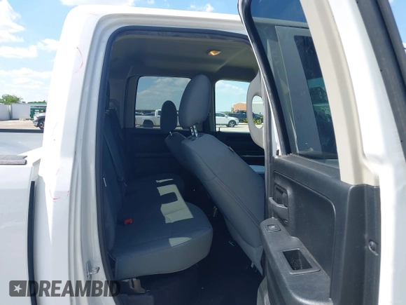 2020 Ram 1500 Tradesman z VIN 1C6RR6FG7LS114713, wystawiony jako IAAI lot #42227405 z przebiegiem 115 012 mil mil oraz . Historia ofert i sprzedaży dostępna na DreamBid. Obrazek 8.